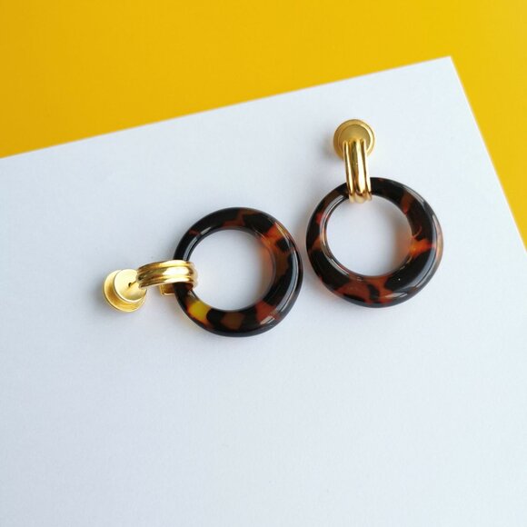 Madison Gold Tortoiseshell Doorknocker Earrings by Julie Vos - Picture 3 of 4